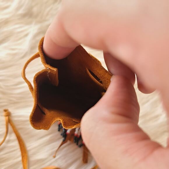 Native American Leather Beaded Medicine Bag Pouch Necklace Fringe Southwestern - Picture 4 of 4